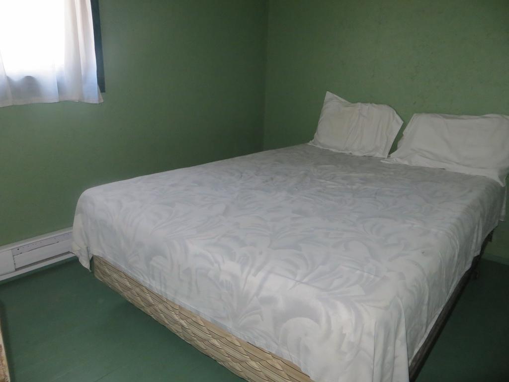Lake Wolsey Cabins Hotell Gore Bay Rum bild