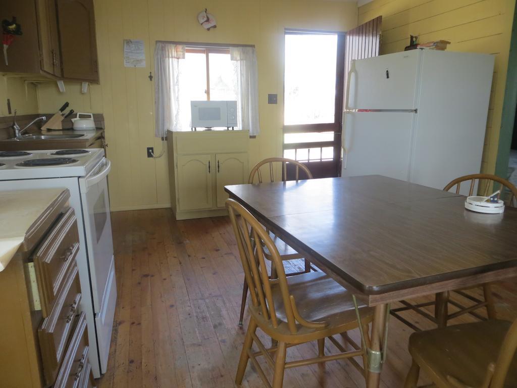 Lake Wolsey Cabins Hotell Gore Bay Rum bild